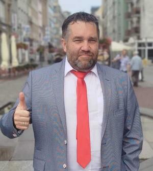 Świat Nieruchomości - agent Tomasz Nowak