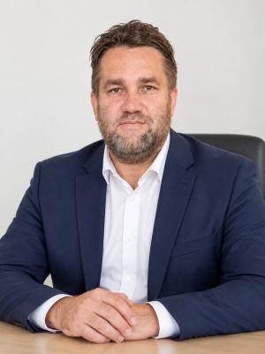 Świat Nieruchomości - agent Tomasz Nowak